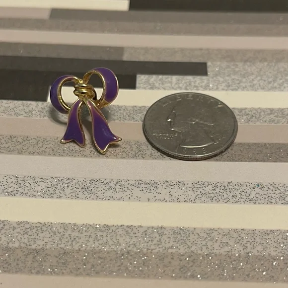 Vintage earrings c.1980s 🖤 - Picture 3 of 4